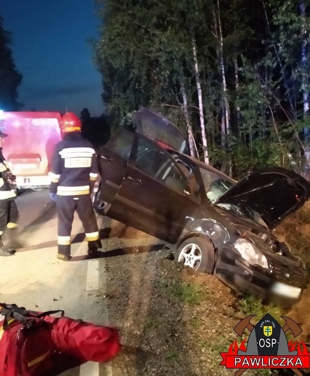 Cztery osoby przewiezione do szpitala po wypadku w miejscowości Pawliczka.