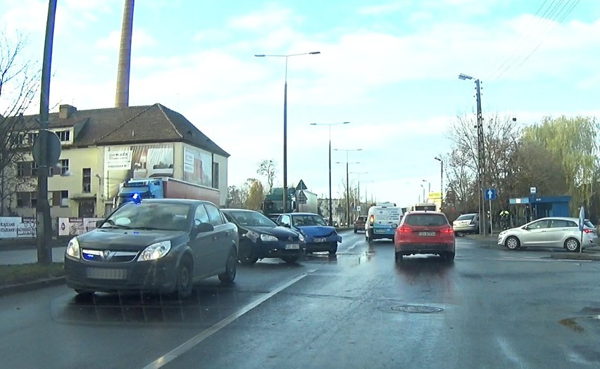 Wypadek na ul. Fordońskiej. Są utrudnienia w stronę centrum Bydgoszczy [zdjęcia]