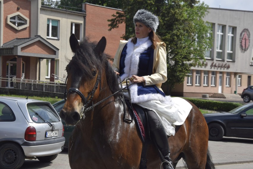 Od mszy w kościele parafialnym pw. NMP Wspomożycielki...