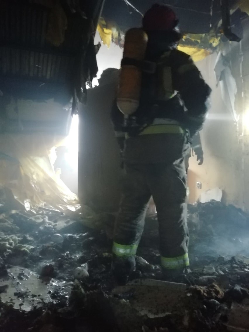 Poranny pożar w Strzelcach w powiecie chełmskim. Strażacy gasili ogień przez ponad 6 godzin