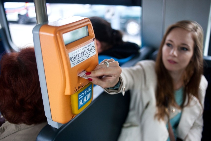 Kraków. Zmienią się ceny i wygląd biletów na komunikację miejską