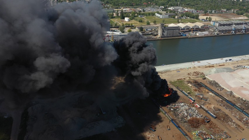 Pożar w Gdańsku przy ul. Kujawskiej 3.06.2020 r. ZDJĘCIE Z...