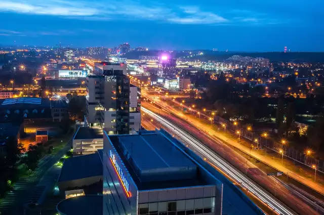 Na następnych planszach: wynagrodzenia brutto w biurach w Katowicach na różnych stanowiskachZobacz kolejne zdjęcia. Przesuwaj zdjęcia w prawo - naciśnij strzałkę lub przycisk NASTĘPNE