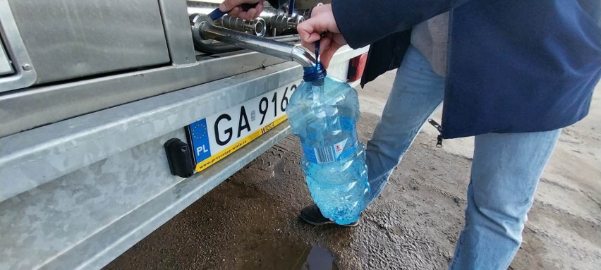 PEWIK w rejonie skażonej wody w Wejherowie postawiło cztery...