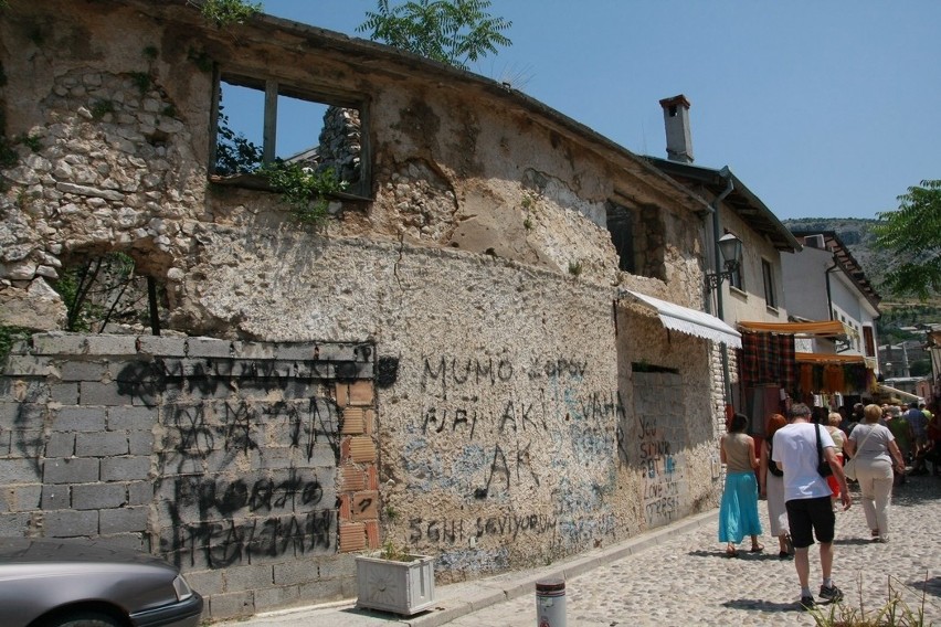 Opuszczony budynek w centrum Mostaru