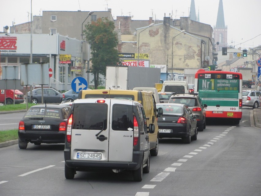 Ogromne korki w Częstochowie. Zobacz, co się stało po zamknięciu wjazdu na DK1 [ZDJĘCIA]