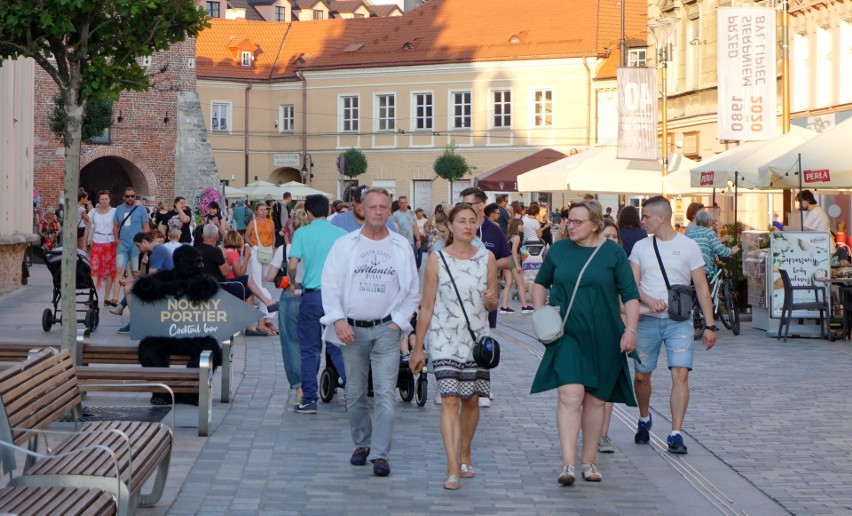 Tłumy lublinian i turystów na deptaku i Starym Mieście