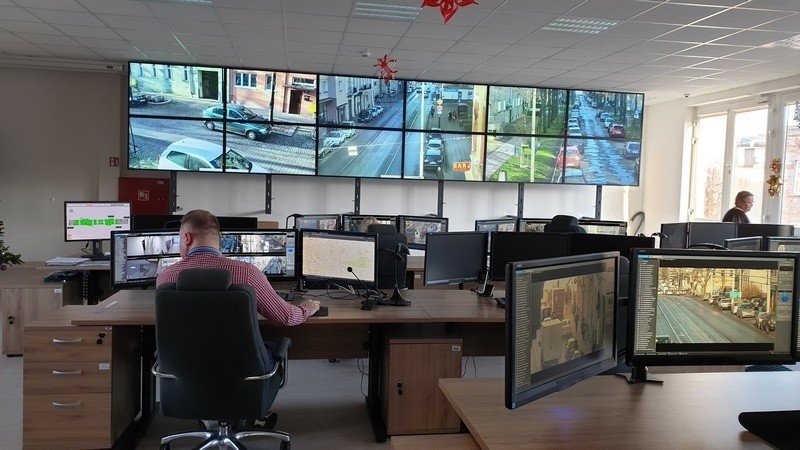 W Łodzi są już 654 kamery miejskiego monitoringu. System będzie się  powiększał | Express Ilustrowany
