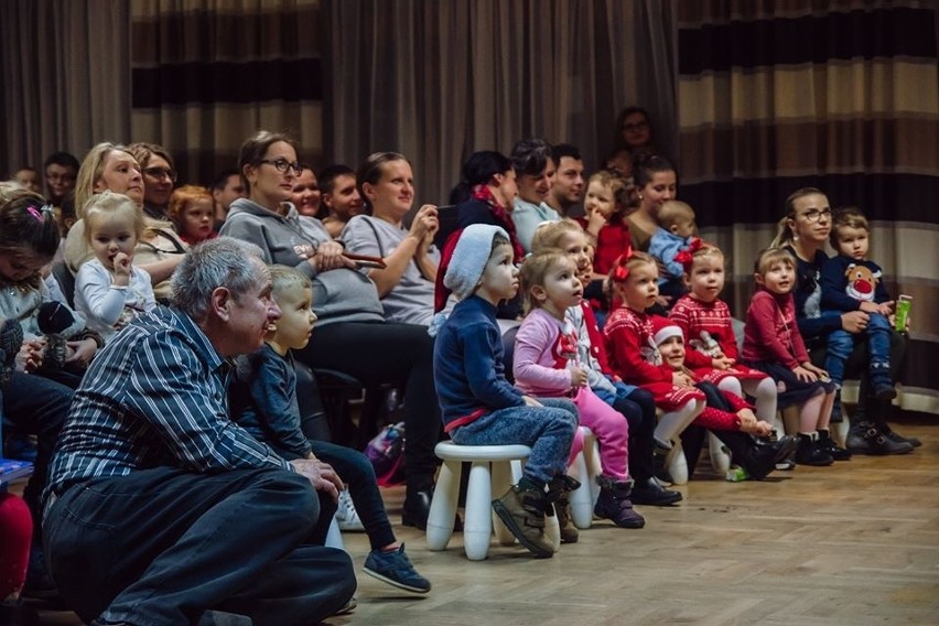 Gmina Wieliczka. Mikołaj w świetlicach. Prezenty dla setek dzieci [ZDJĘCIA]