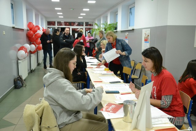 Rejestracja dawców szpiku w Szkole Podstawowej nr 2 w Lipnie.