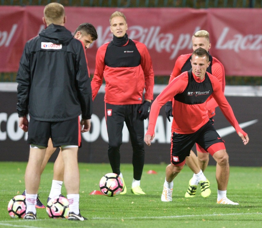 Polacy trenowali przy Konwiktorskiej przed meczem z Danią