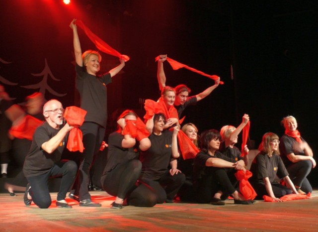 Obecny teatr w nowoczesnej etiudzie teatralnej.