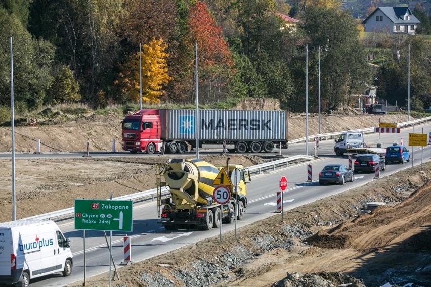 Budowa zakopianki. Kierowcy już jadą po fragmencie nowej trasy [ZDJĘCIA]