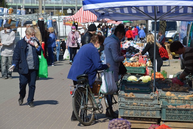 Plac targowy w Stalowej Woli będzie otwarty dla większej ilości handlujących zielenina i towarami przemysłowymi