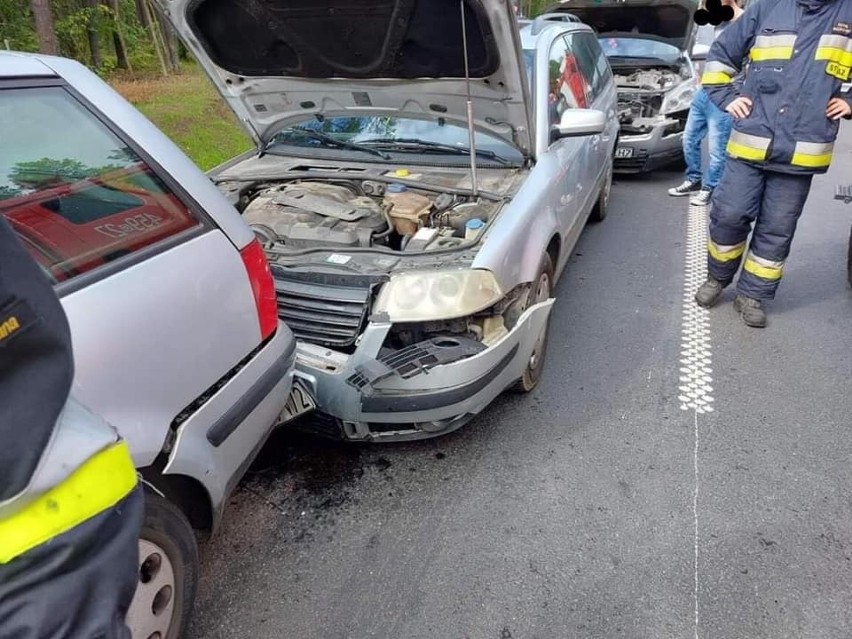 Groźny wypadek na trasie nr 20 Bytów - Kościerzyna. Karambol 5 aut!