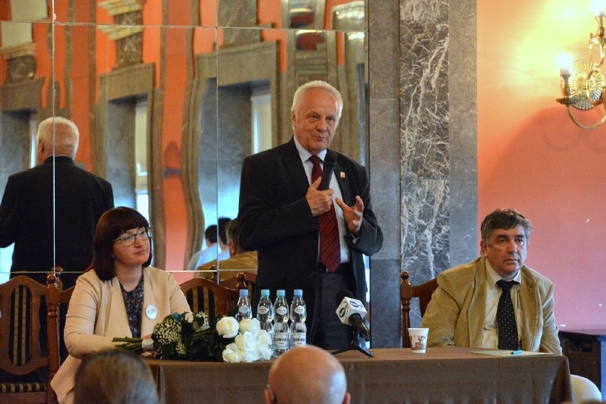 Niesiołowski w Kielcach ostro o Kaczyńskim i Schetynie (WIDEO)  