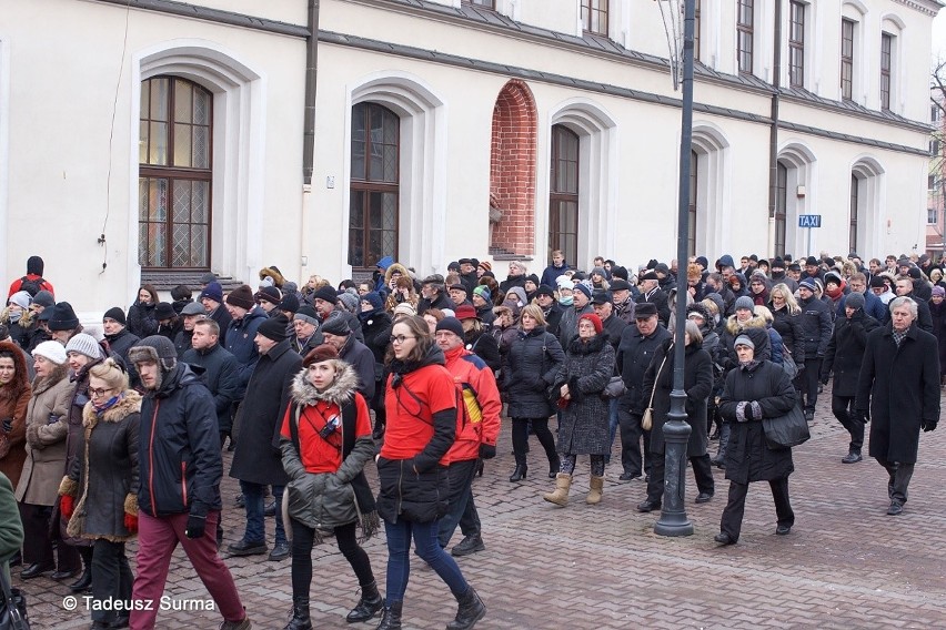 Stargard bez prezydenta. Ostatnie pożegnanie: msza w kolegiacie, kondukt żałobny, pogrzeb [zdjęcia]