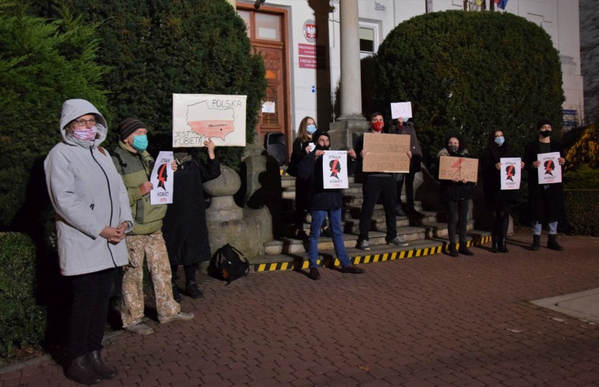 W Tarnobrzegu w obronie praw kobiet i przeciwko zakazowi...