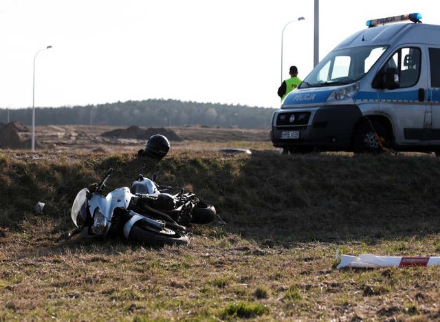 Motocyklista zmarł w szpitalu w Zielonej Górze.