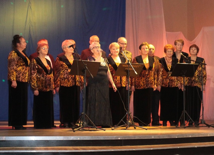 Przegląd Piosenki Żołnierskiej w Radomiu. Seniorzy pokazali, jak można wspaniale się bawić 