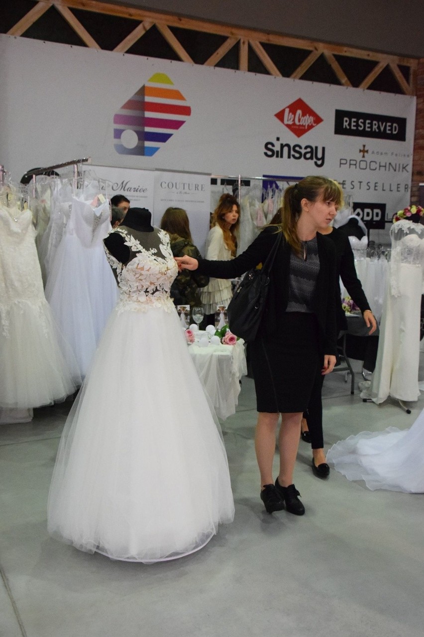 Nowe suknie ślubne są w sprzedaży już od 900 zł.