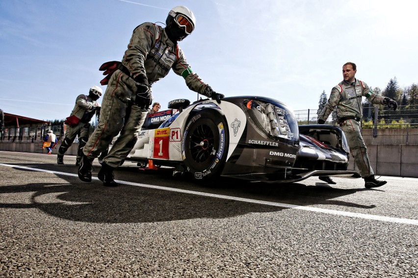 Porsche 919 Hybrid...