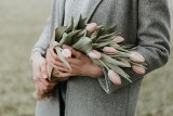 Dzień Matki 2020. KWIATY na Dzień Matki. Czy wiesz jakie kwiaty kupić, a których lepiej unikać? Prezenty na Dzień Matki