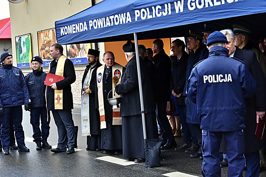 Symboliczny klucz do posterunku przekazano kierownikowi...