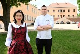 Pieczony dzik i kilkaset porcji gulaszu! Już w czwartek Międzynarodowy Festiwal Kuchni Dworskiej w Podzamczu Chęcińskim