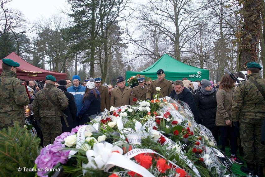 Stargard bez prezydenta. Ostatnie pożegnanie: msza w kolegiacie, kondukt żałobny, pogrzeb [zdjęcia]