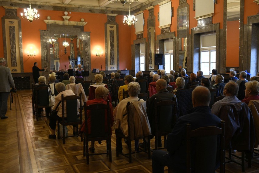 Senior Show w Wojewódzkim Domu Kultury w Kielcach. Nie brakowało atrakcji (WIDEO, ZDJĘCIA)
