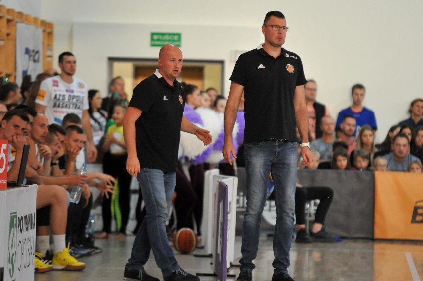 Dominik Tomczyk (z prawej) nie jest już trenerem AZS-u PO.