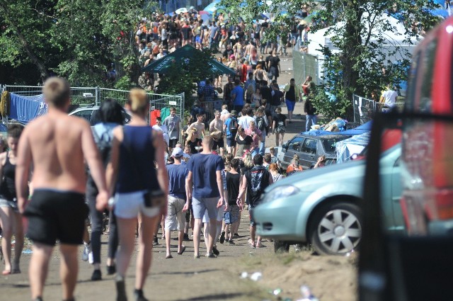 Pole Malinowskiego to miejsce, położone w bezpośrednim sąsiedztwie Przystanku Woodstock 2016, ale obowiązują na nim nieco mniej rygorystyczne zasady.