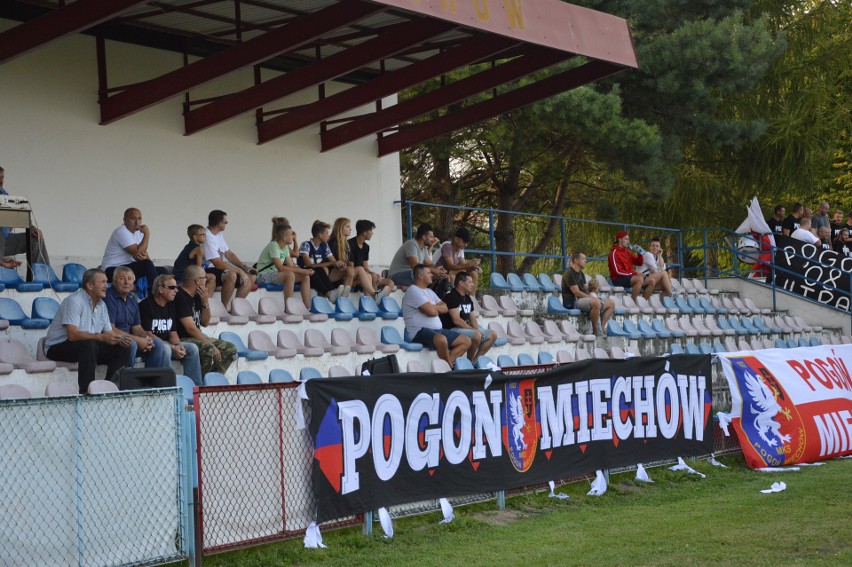 Zobacz zdjęcia kibiców na meczu Pogoń Miechów - Proszowianka (2:1)