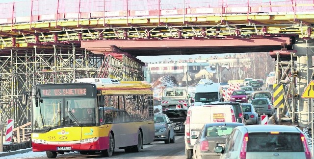 Autobusy linii 46 pojadą szybko i dokładnie co 10 minut między osiedlem Świętokrzyskim a Ślichowicami, jak tylko zakończy się przebudowa ulicy Grunwaldzkiej i alei Szajnowicza-Iwanowa.  