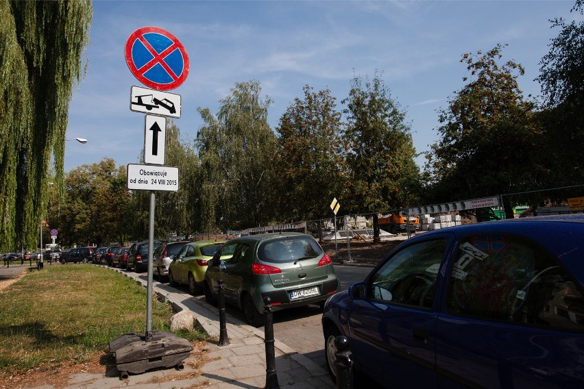 W poniedziałek na lawetach odjadą samochody zaparkowane na...