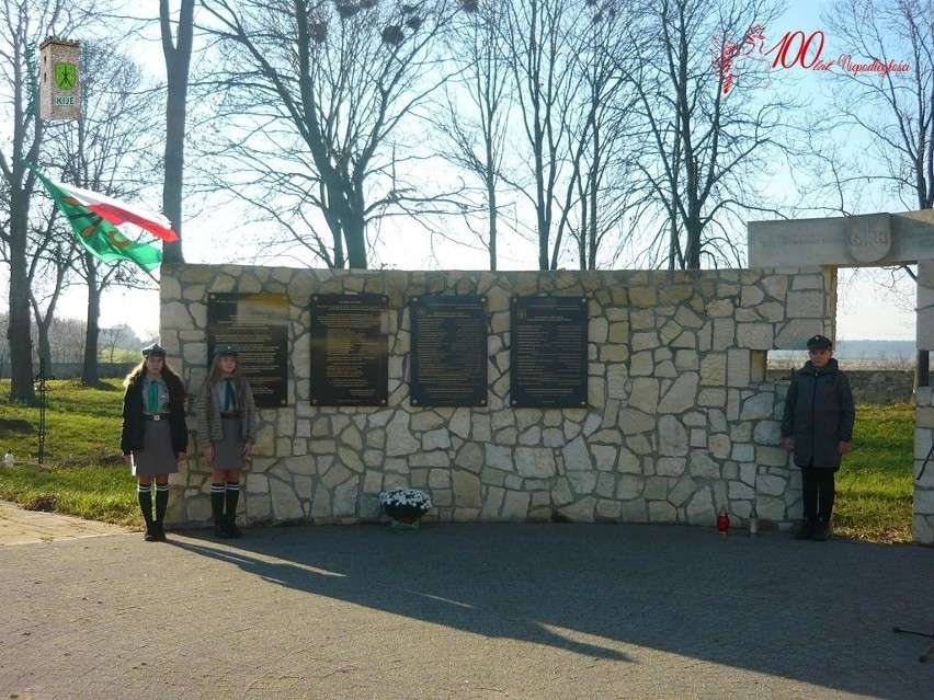 Mieszkańcy gminy Kije uczcili 11 listopada Narodowe Święto Niepodległości. Było "Listopadowe Śpiewogranie" [ZDJĘCIA]