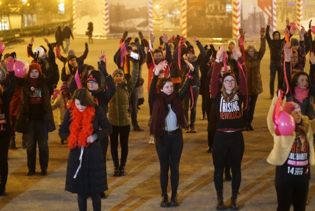 One Billion Rising - Nazywam się Miliard: W Poznaniu tańczyli przeciwko przemocy
