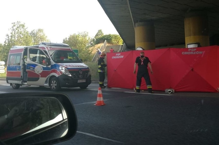 Wypadek na DTŚ w Katowicach: - Mężczyzna jechał rowerem,...