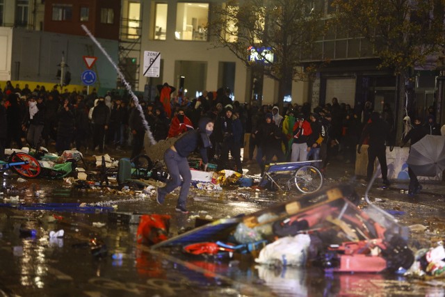 Zamieszki w Brukseli. Marokańscy kibice starli się z policją i demolowali miasto