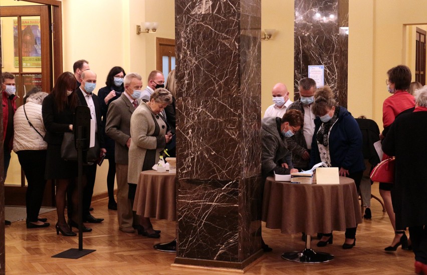 Sezon teatralny w Grudziądzu zainaugurowano spektaklem "Pół...