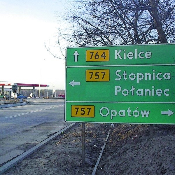 Na skrzyżowaniu ulic Langiewicza i Opatowskiej często dochodzi do groźnych wypadków.