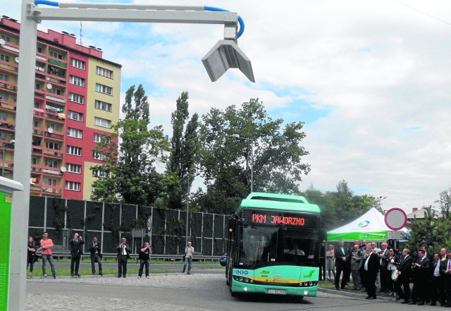 Pracownicy PKM-ów z całej Polski przyglądali się wczoraj, jak działa jaworznicki elektrobus i stacja szybkiego ładowania