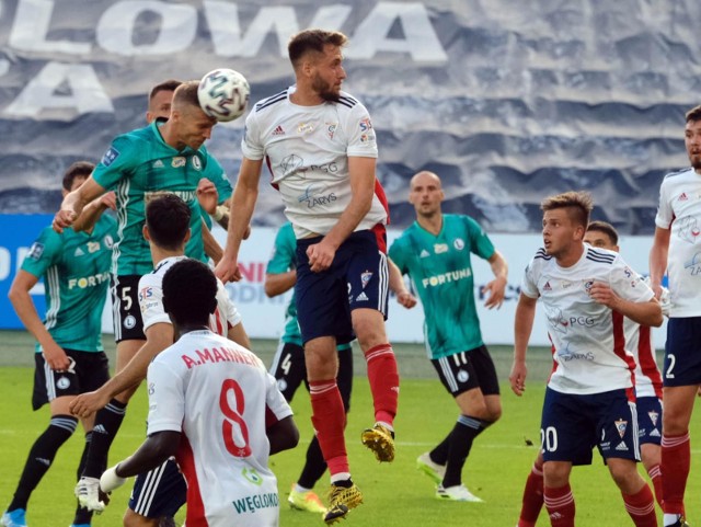 Górnik Zabrze wygrał dwa ostatnie mecze z Legią WarszawaZobacz kolejne zdjęcia. Przesuwaj zdjęcia w prawo - naciśnij strzałkę lub przycisk NASTĘPNE