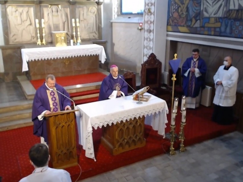 Ksiądz biskup Marian Florczyk przewodniczył mszy świętej w...