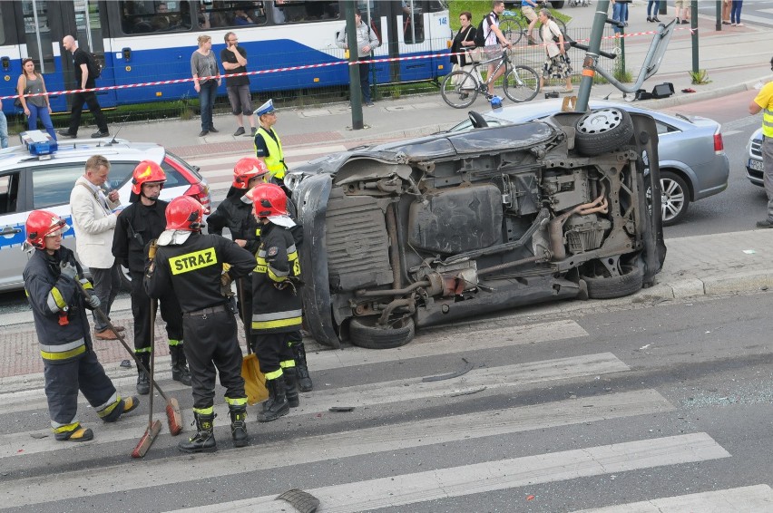 Karambol na Ruczaju. Kierowca skazany po czterech latach. Zapłaci pokrzywdzonym