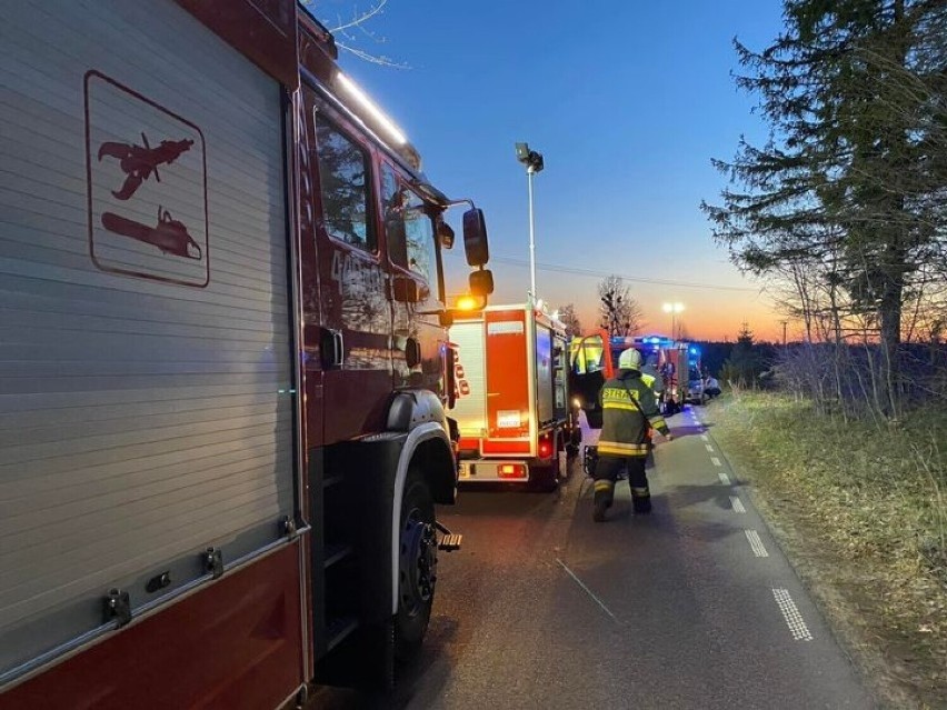 Wypadek w Szymbarku. 22-latek, podejrzany o spowodowanie śmiertelnego wypadku, został aresztowany