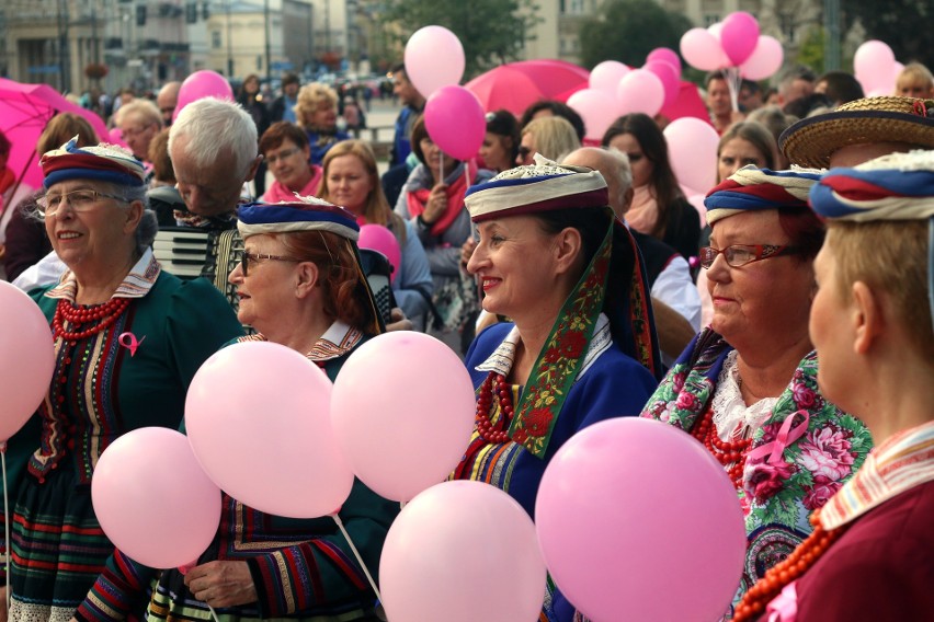 Marsz Różowej Wstążki przeszedł ulicami Lublina. Solidarni z chorymi na raka piersi (ZDJĘCIA)