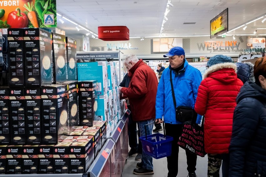 Sklepy przyznają premie dla kasjerów