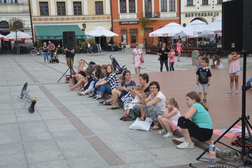 Tarnów. Pół miasta chciało mieć selfie z Mr Tartuffo (ZDJĘCIA)